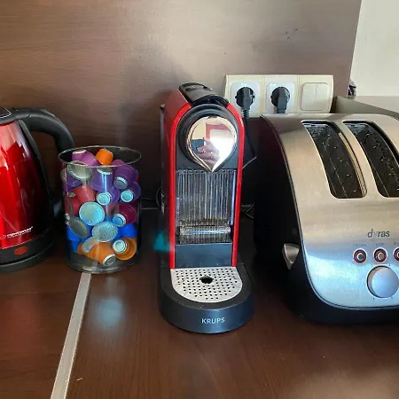 Csendes Bekes Belvarosi Lakas, Nagy Terasszal Apartment *