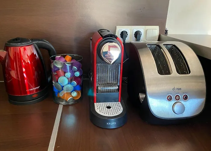 Csendes Bekes Belvarosi Lakas, Nagy Terasszal Apartmán *