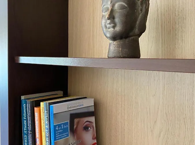 Csendes Bekes Belvarosi Lakas, Nagy Terasszal Apartmán