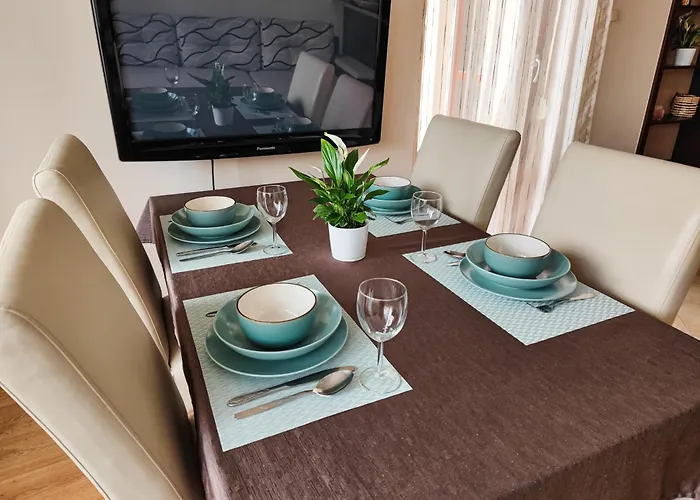 Csendes Bekes Belvarosi Lakas, Nagy Terasszal Veszprém